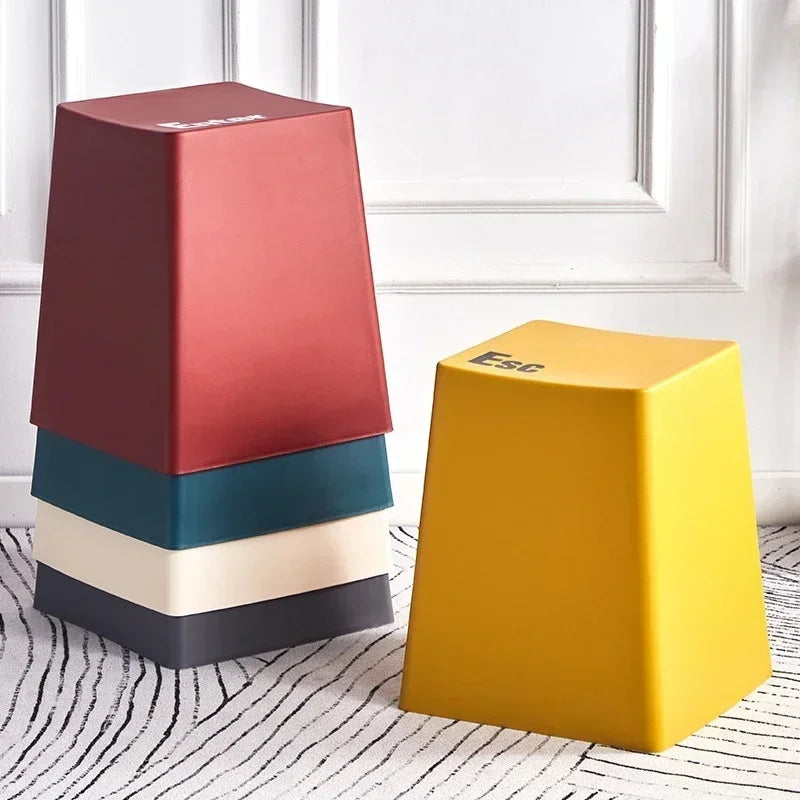 Tabouret clavier coloré – Repose-pieds design